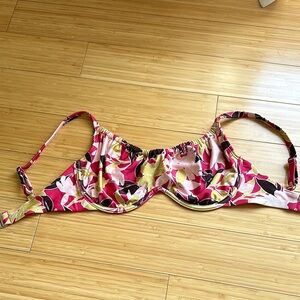 Abercrombie & Fitch Floral Bikini Top Curve Love NWOT